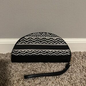 Elizabeth and James Wristlet - black